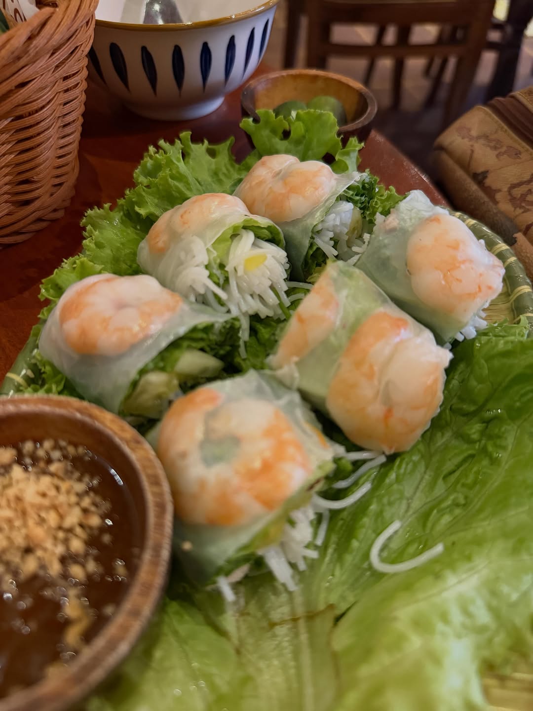 Fresh Vietnamese spring rolls served at MỘC Cafe